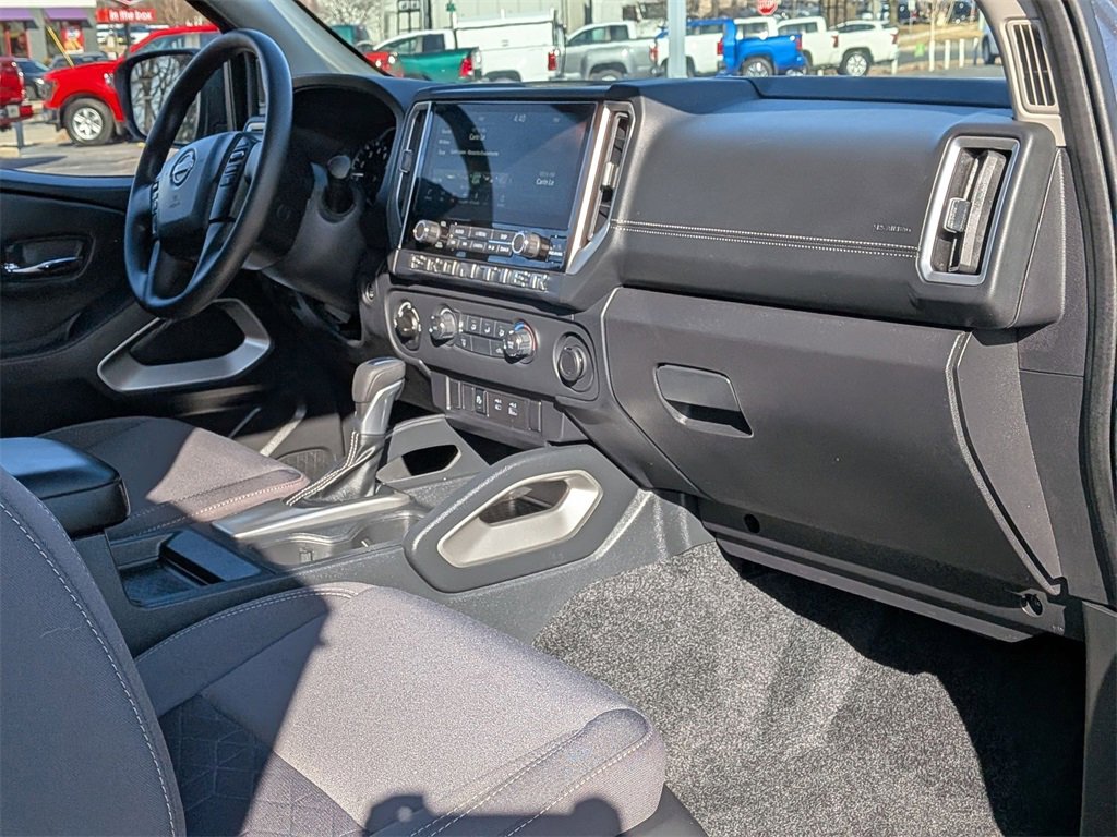Used 2025 Nissan Frontier SV image 21