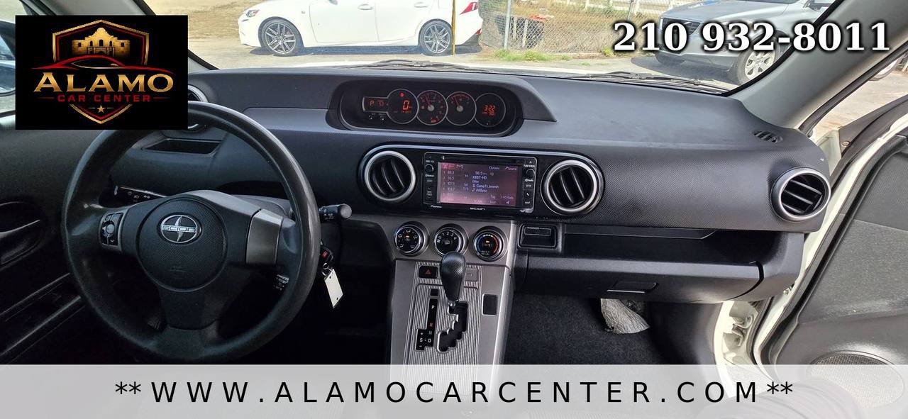 Used 2014 Scion xB FWD image 17