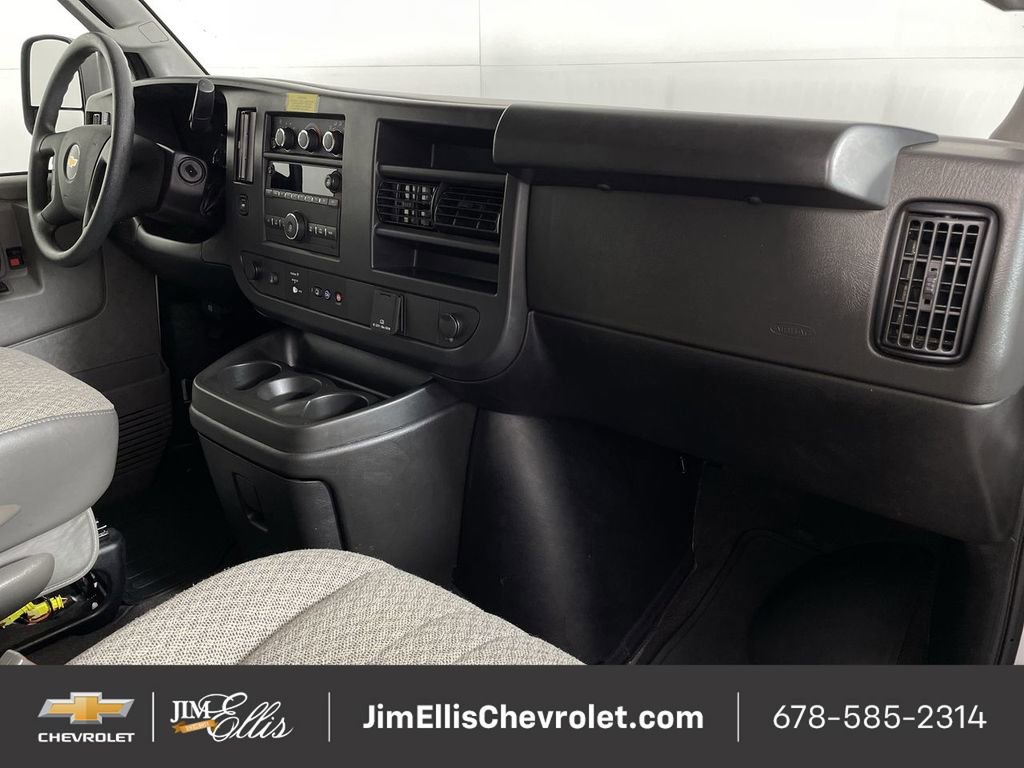 Used 2025 Chevrolet Express 3500 LS image 26