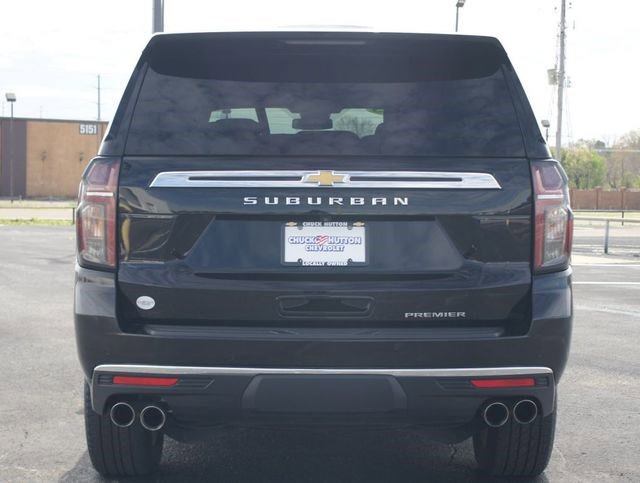 Used 2024 Chevrolet Suburban Premier RWD image 3