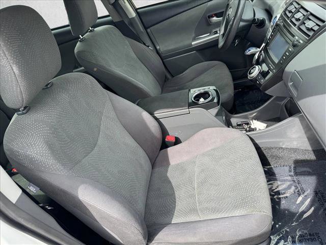 Used 2014 Toyota Prius V Three image 18