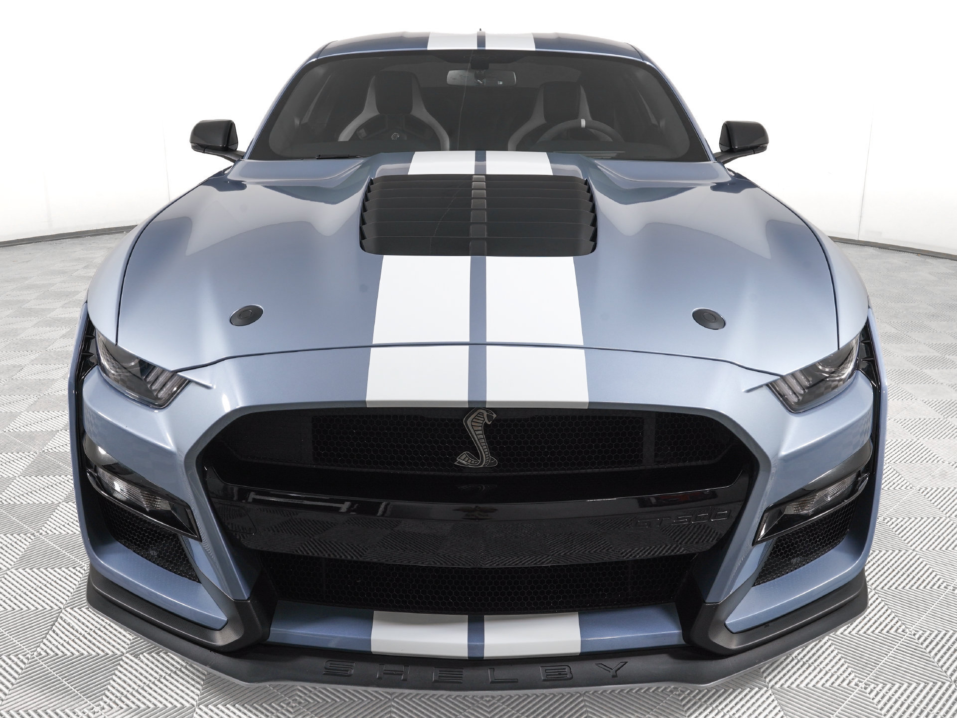 Used 2022 Ford Mustang Shelby GT500 w/ Technology Package RWD image 2