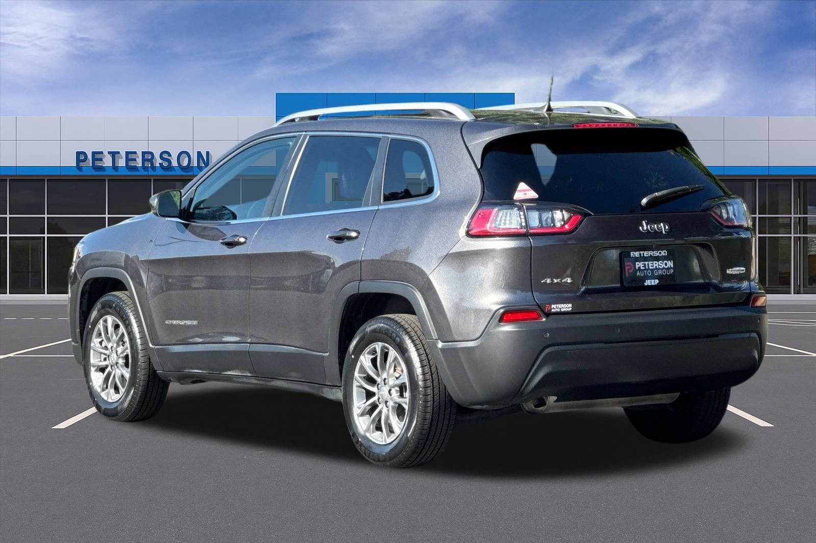 Used 2020 Jeep Cherokee Latitude Plus w/ Cold Weather Group AWD/4WD image 6