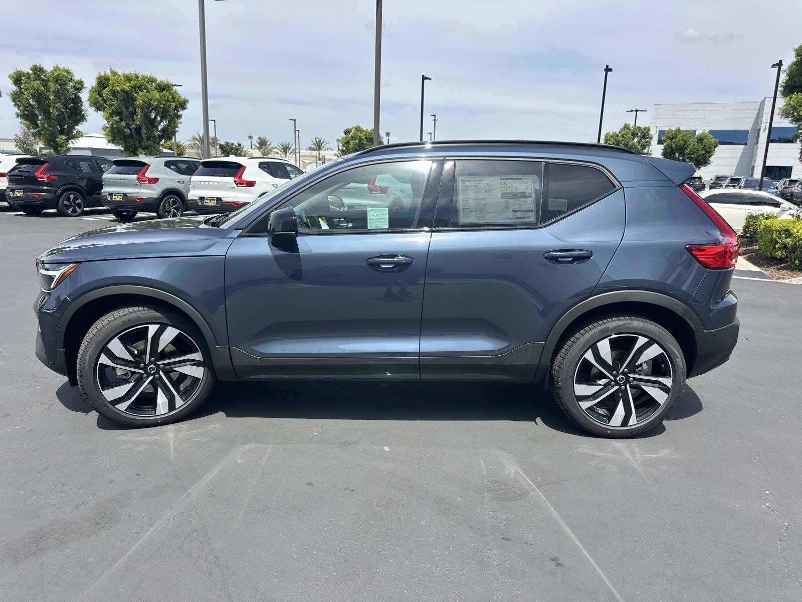 New 2026 Volvo XC40 B5 Ultra w/ Climate Package AWD/4WD image 4