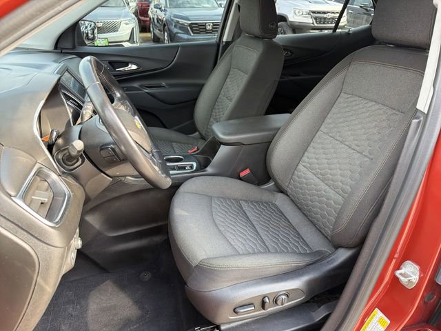 Used 2020 Chevrolet Equinox LT w/ Driver Convenience Package image 13