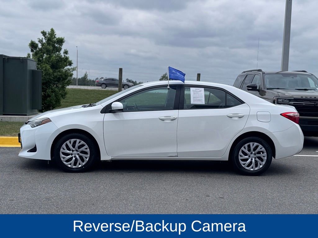 Used 2017 Toyota Corolla LE FWD image 3