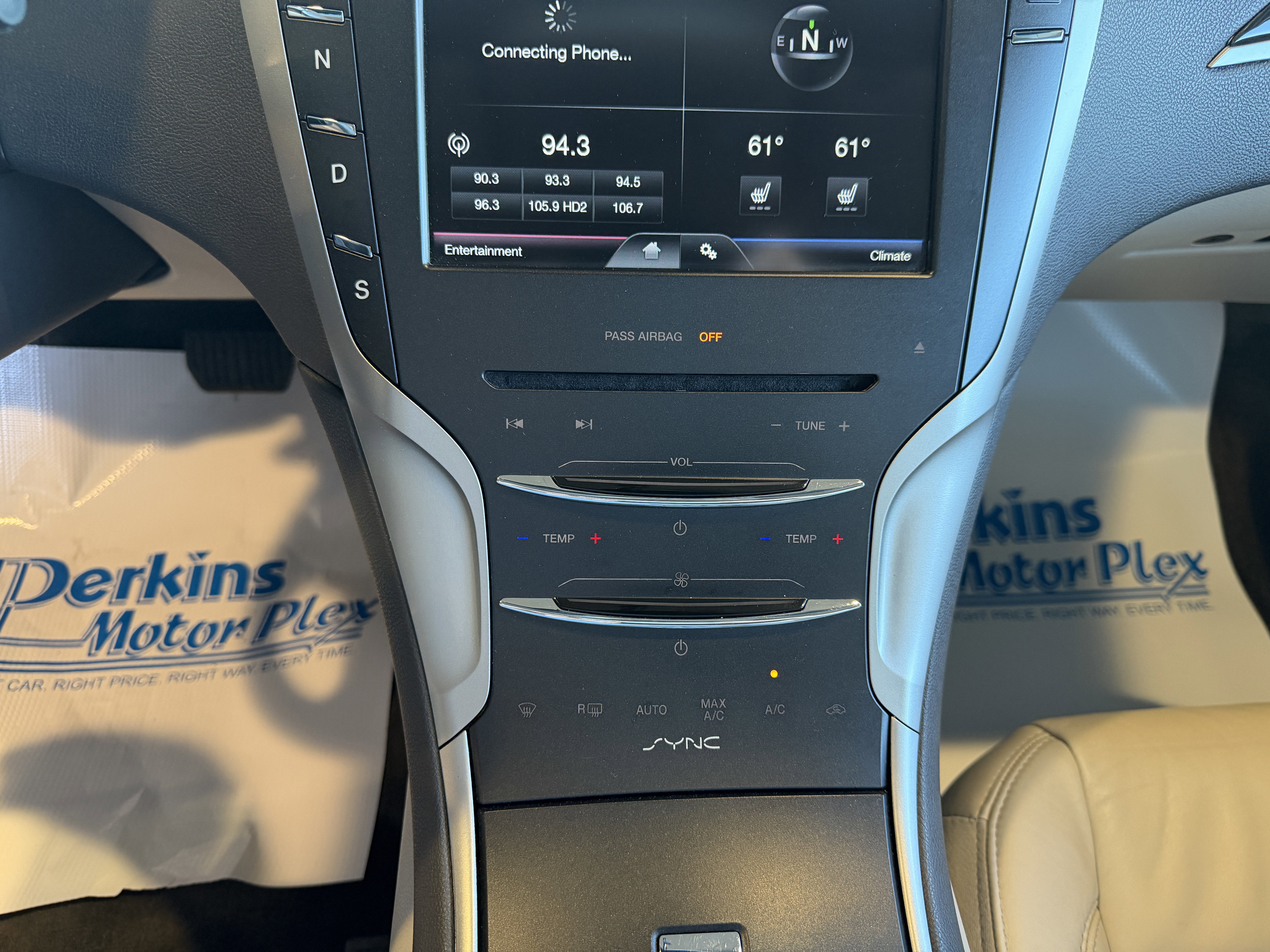 Used 2016 Lincoln MKZ AWD w/ Equipment Group 200A Select image 17