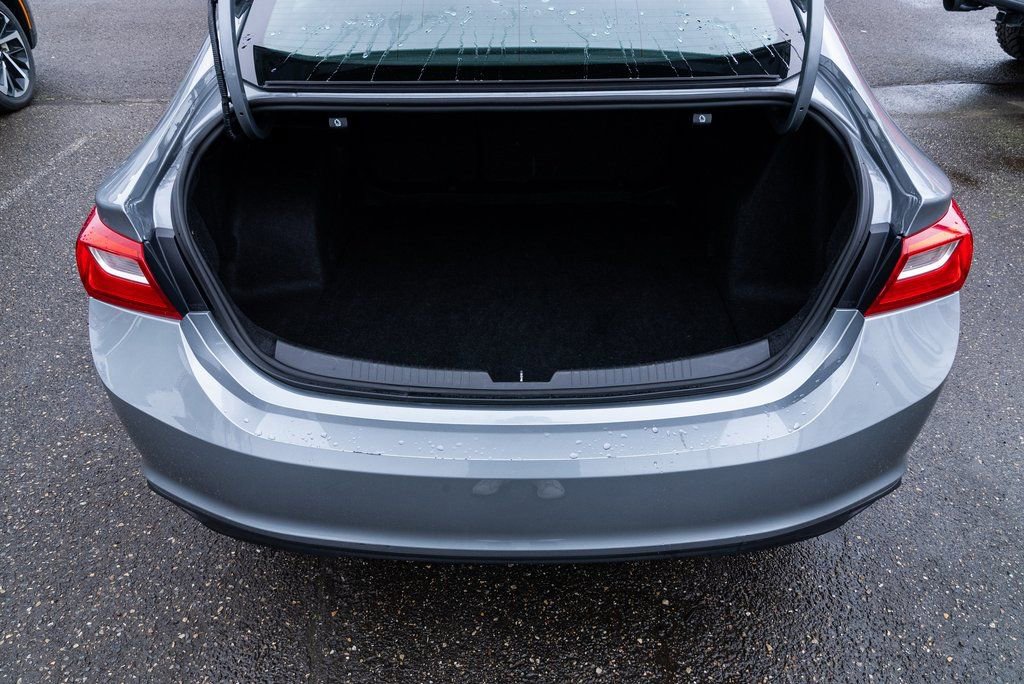 Used 2023 Chevrolet Malibu LT FWD image 7