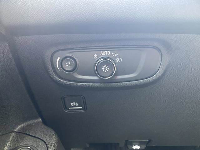 Used 2022 GMC Terrain SLE w/ Driver Convenience Package image 30