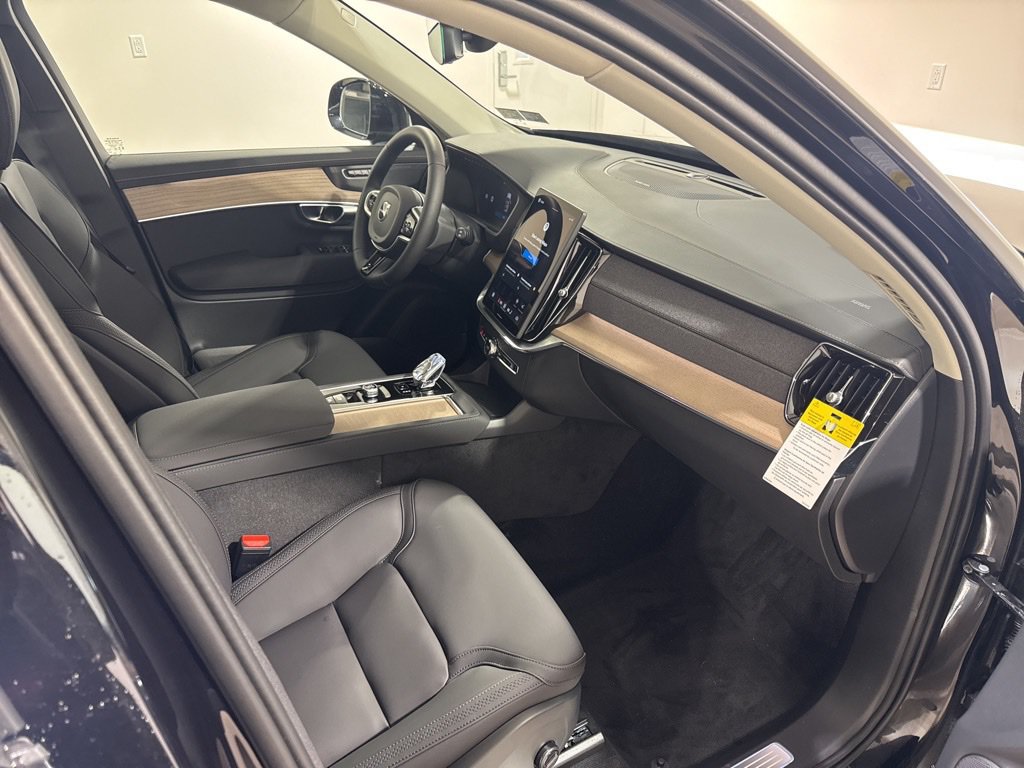 New 2026 Volvo XC90 B6 Plus w/ Protection Package Premier AWD/4WD image 28