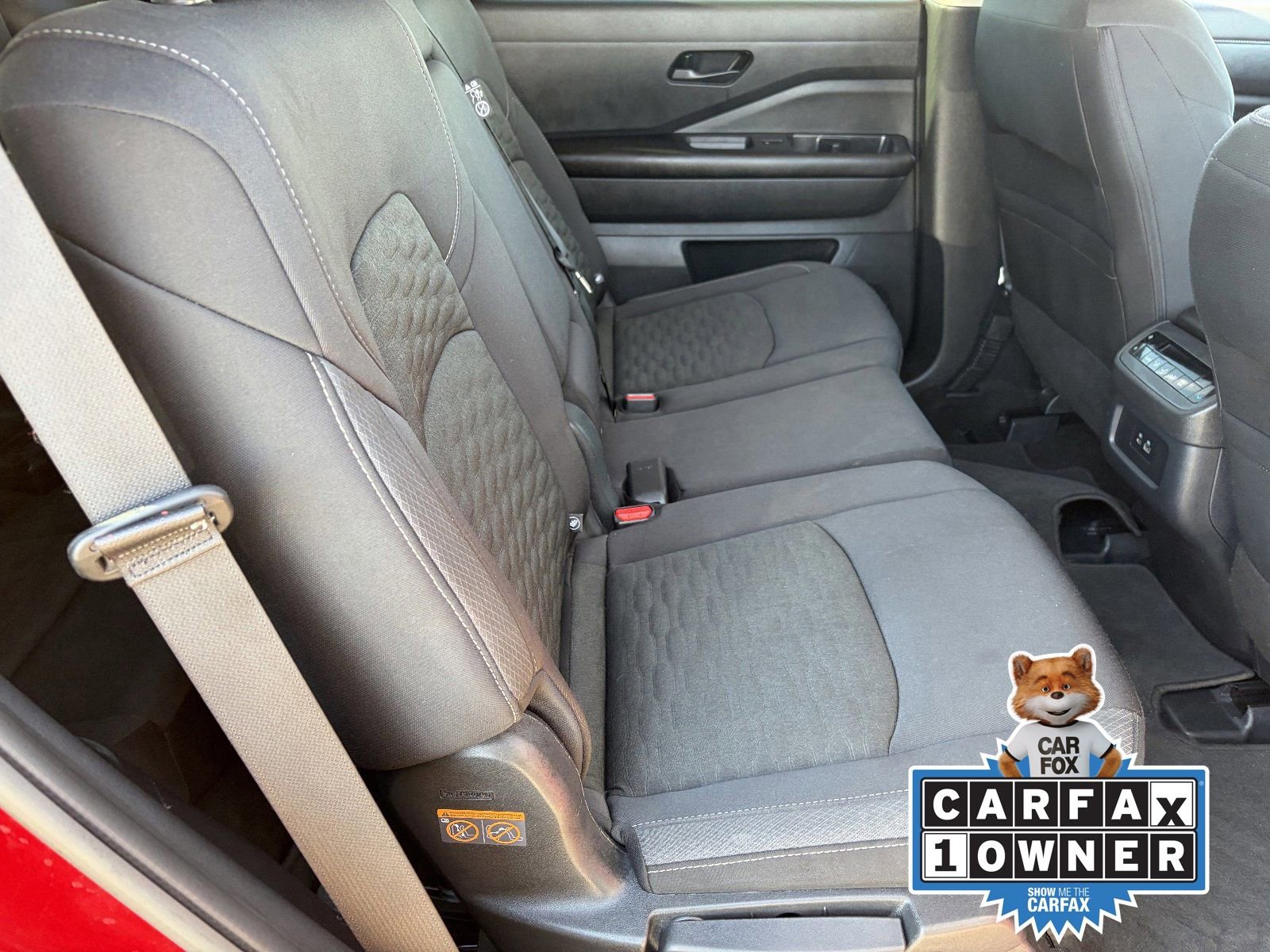 Certified 2024 Nissan Pathfinder SV w/ Black Appearance Package image 14