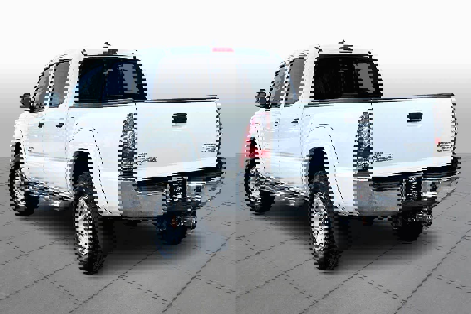 Used 2015 Toyota Tacoma PreRunner image 12