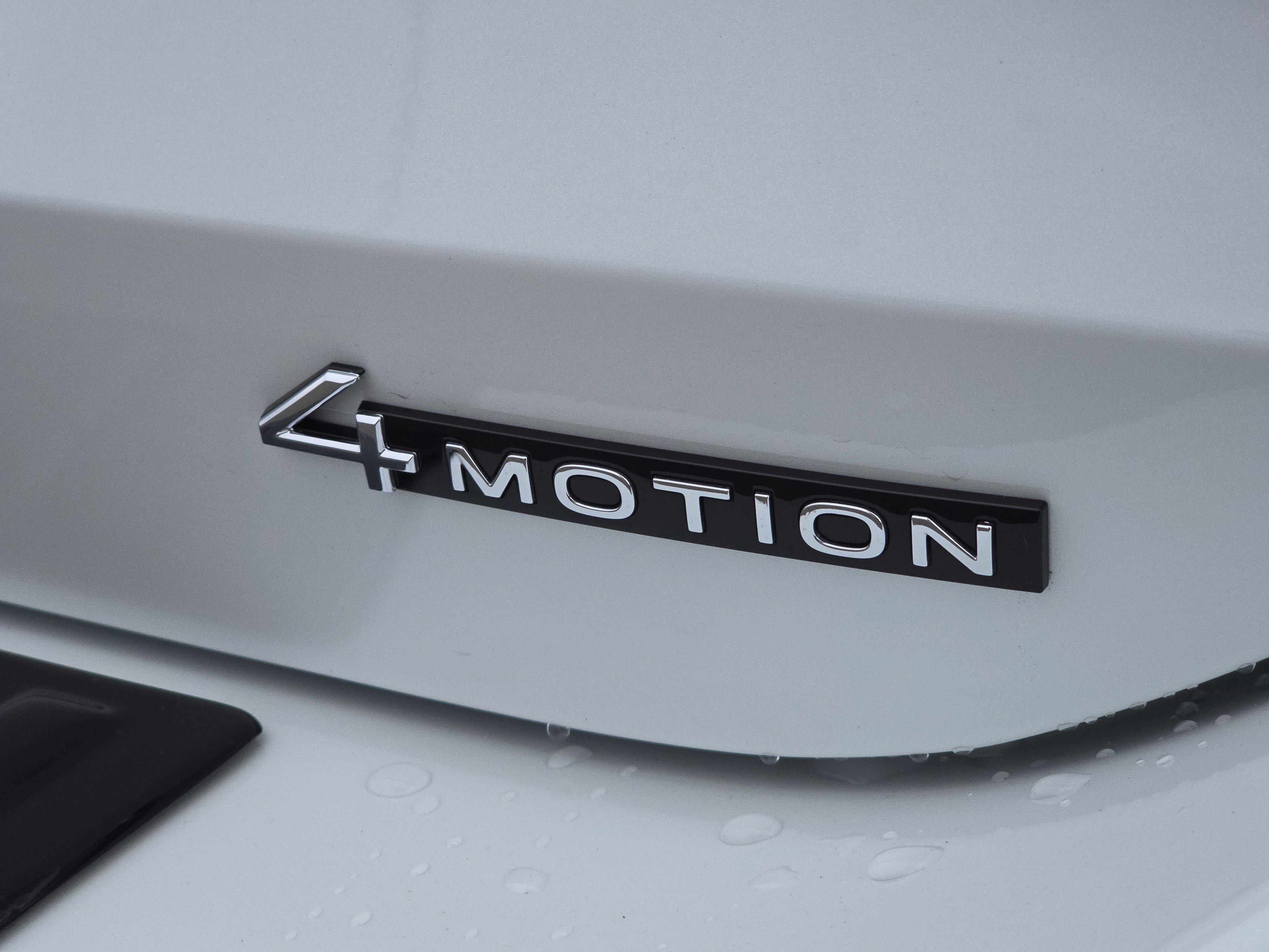 New 2026 Volkswagen Tiguan SEL R-Line image 11