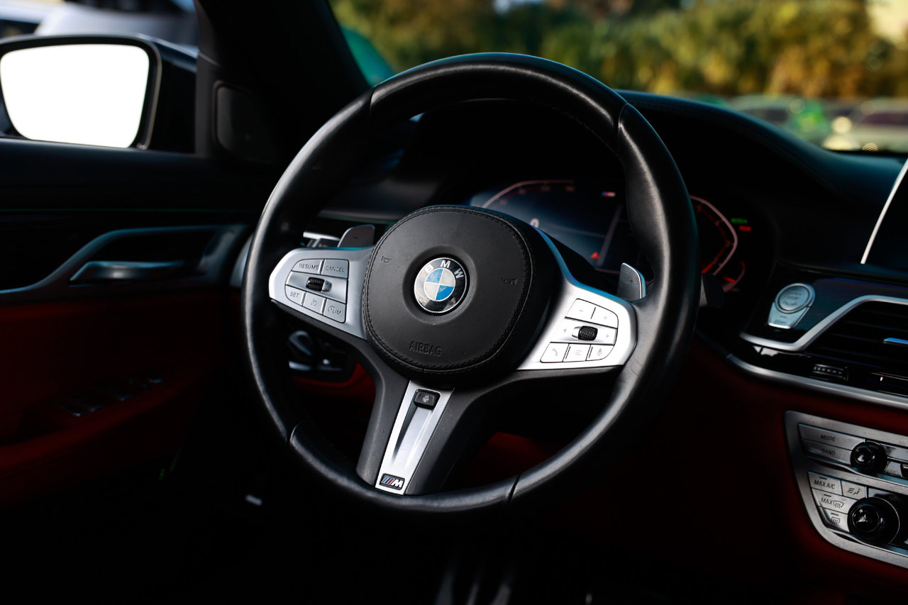 Used 2021 BMW 750i xDrive w/ Luxury Rear Seating Package image 34