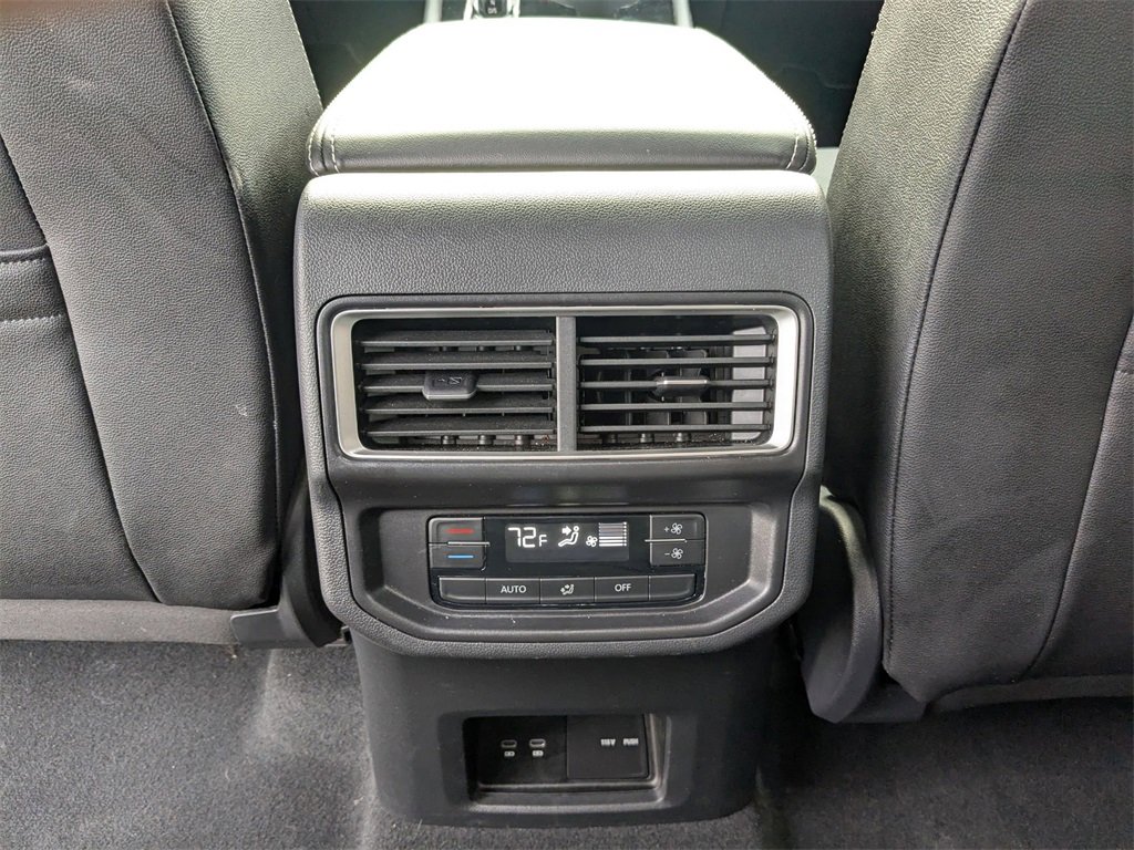 Used 2025 Volkswagen Atlas SE image 29