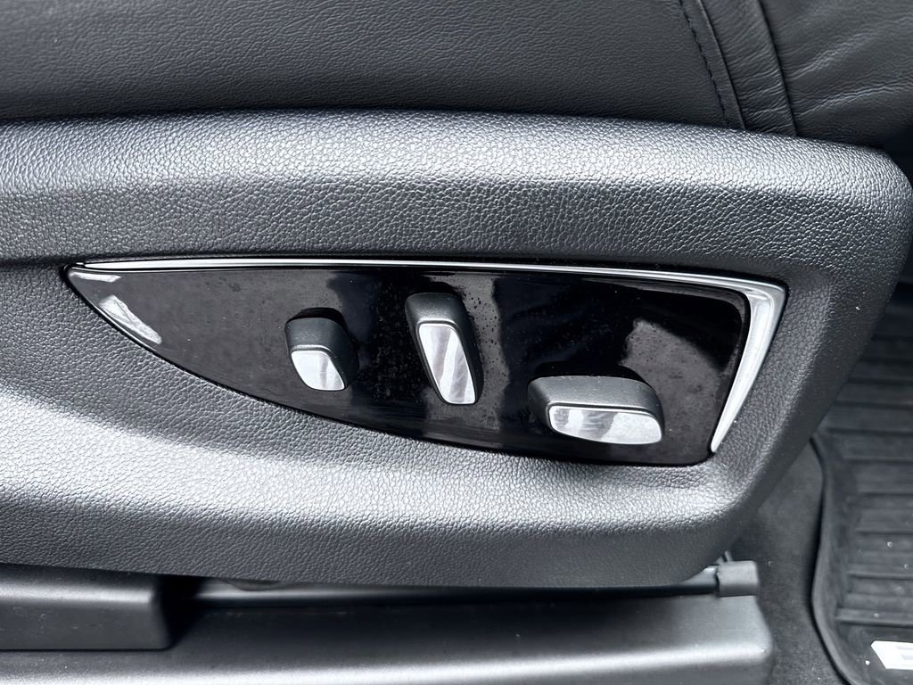 Used 2020 Cadillac Escalade Luxury image 43