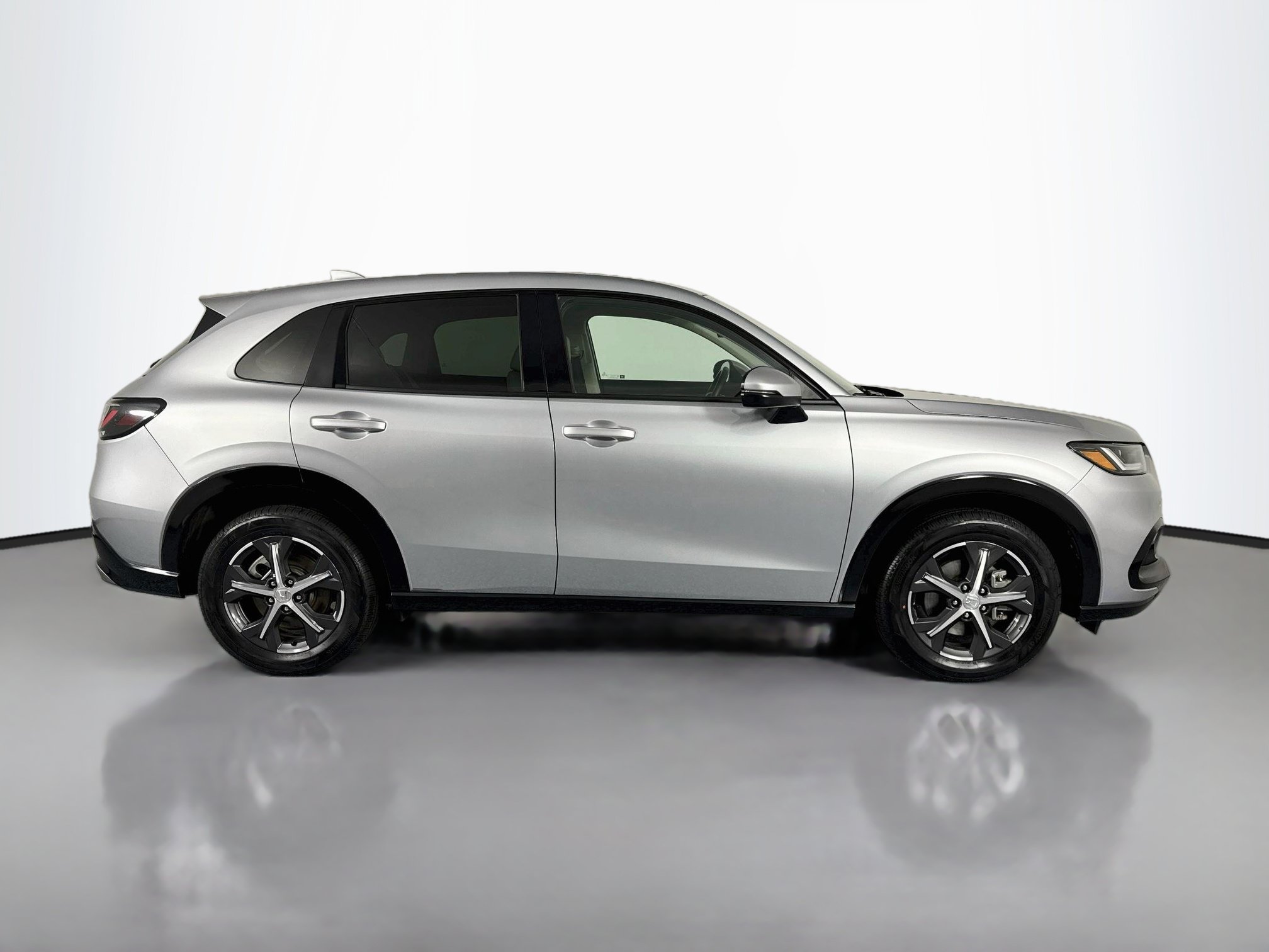 Certified 2025 Honda HR-V EX-L image 4