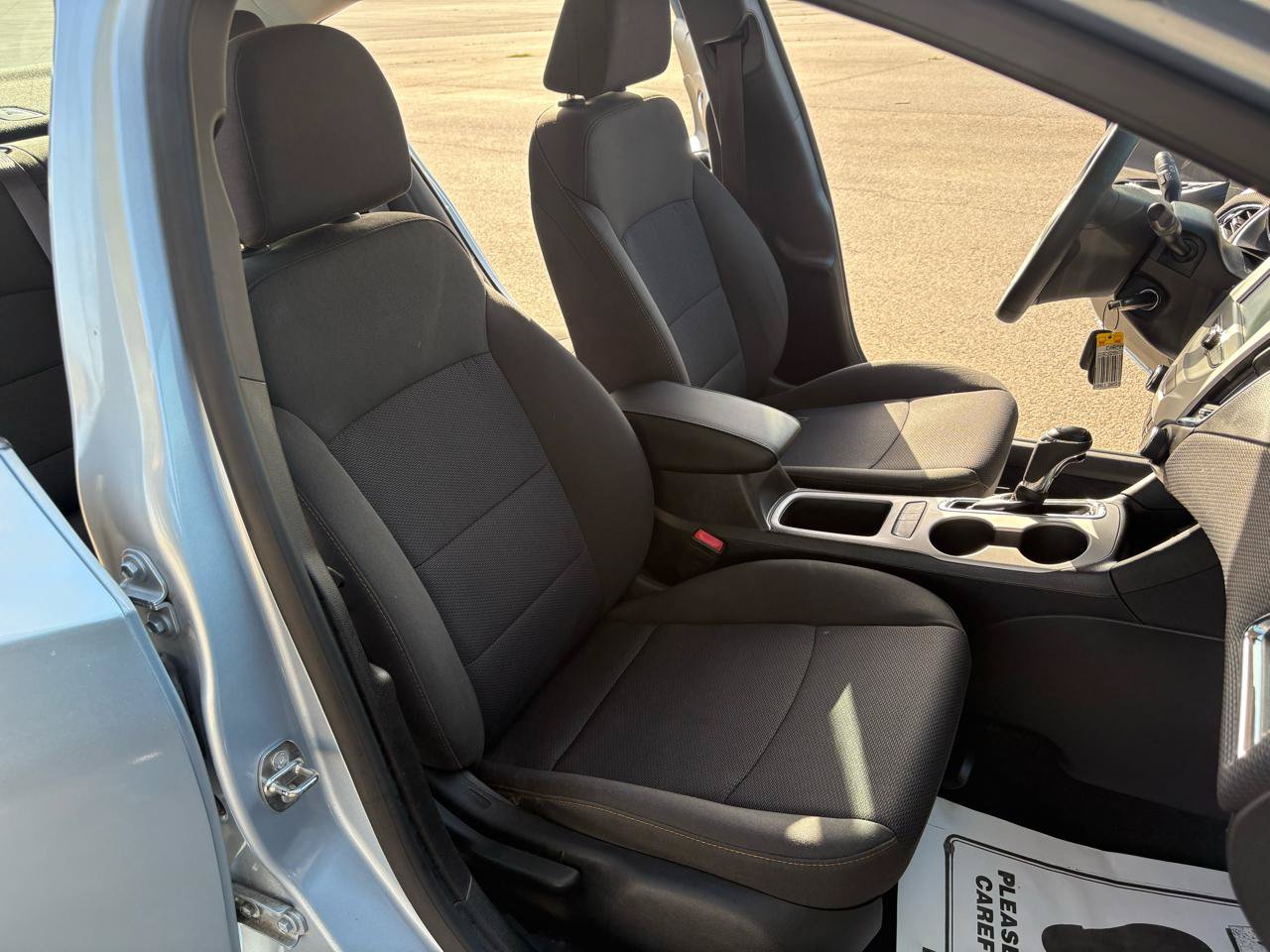 Used 2017 Chevrolet Cruze LS FWD image 28