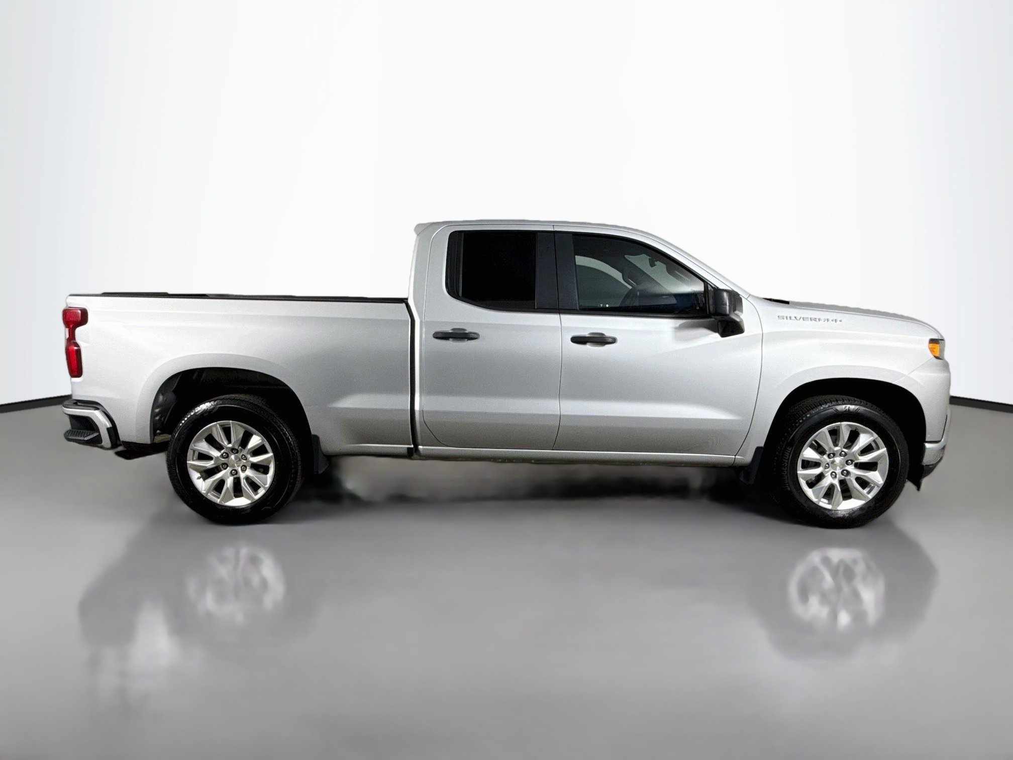 Used 2020 Chevrolet Silverado 1500 Custom w/ Custom Value Package RWD image 11