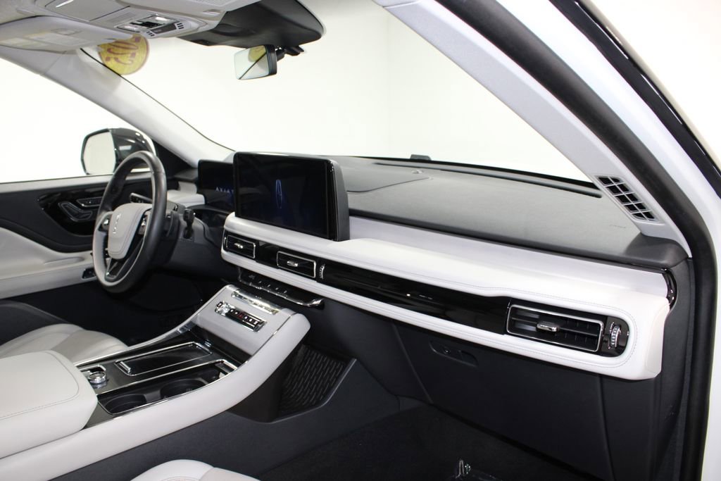 Used 2025 Lincoln Aviator Reserve w/ Illumination Package AWD/4WD image 31