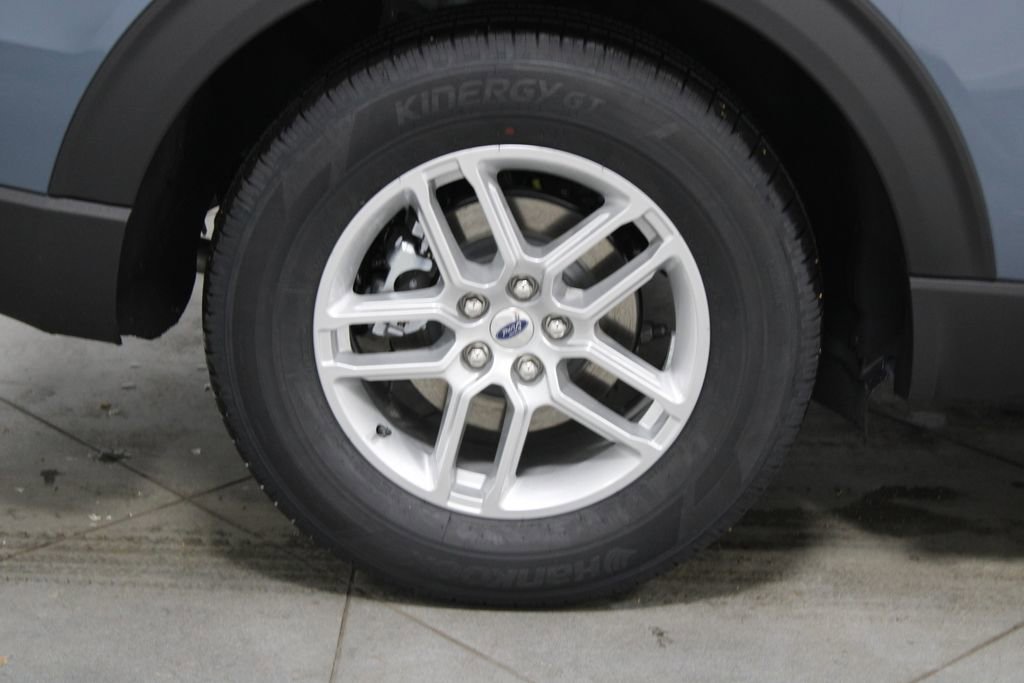 New 2026 Ford Explorer Active RWD image 12