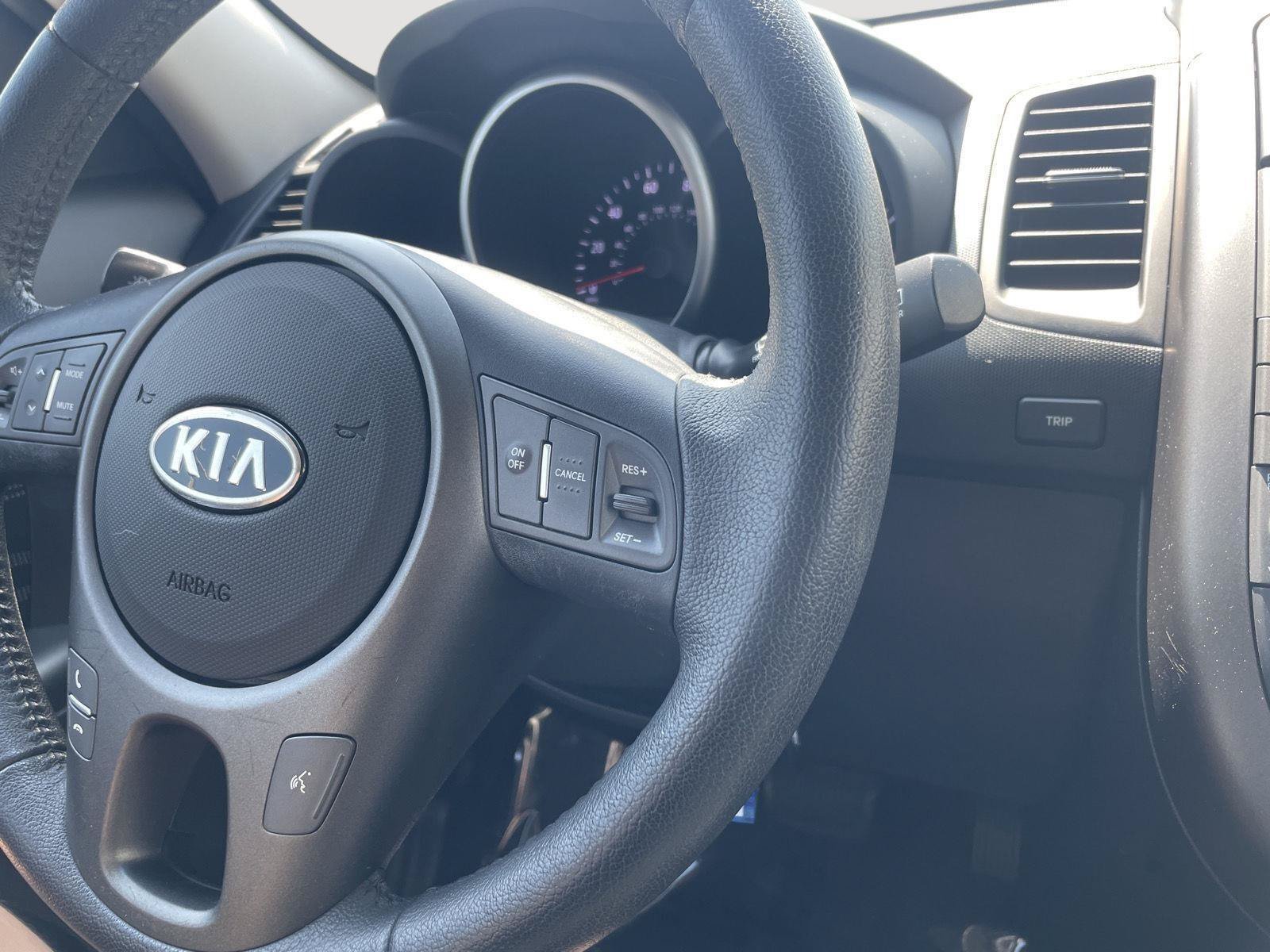 Used 2012 Kia Soul + FWD image 5