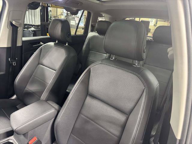 Used 2019 Volkswagen Tiguan SE w/ Panoramic Sunroof Package AWD/4WD image 18