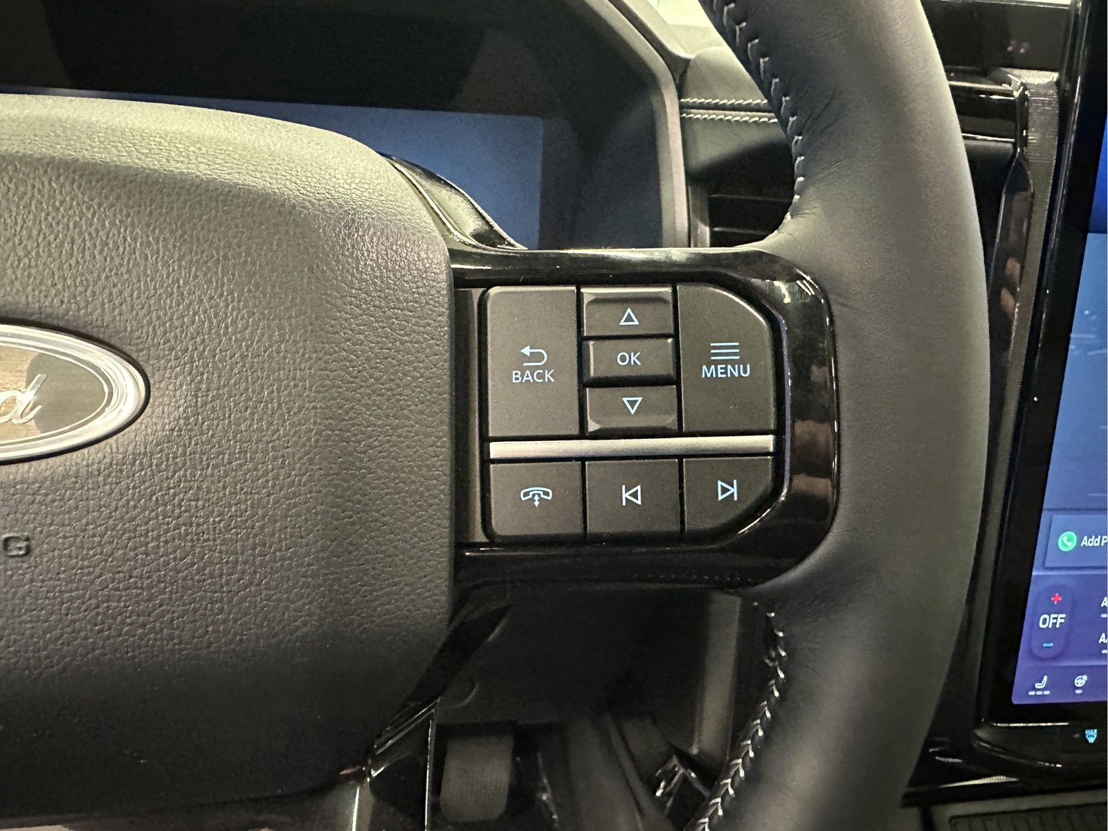 New 2023 Ford F150 Lightning Platinum AWD/4WD image 34