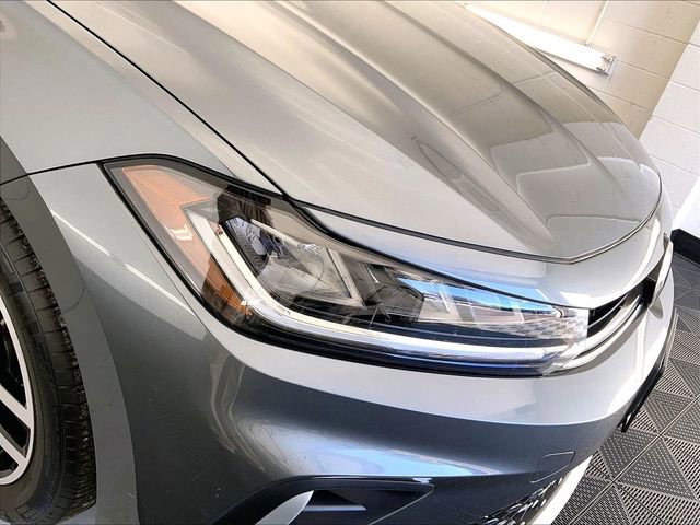 Used 2025 Volkswagen Jetta SE image 28