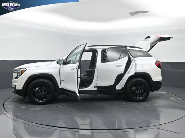 Used 2024 GMC Terrain AT4 AWD/4WD image 28