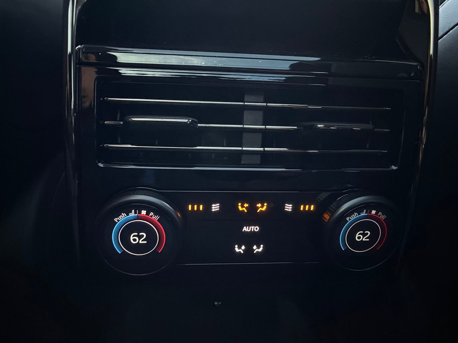 New 2026 Land Rover Range Rover Sport SV image 28