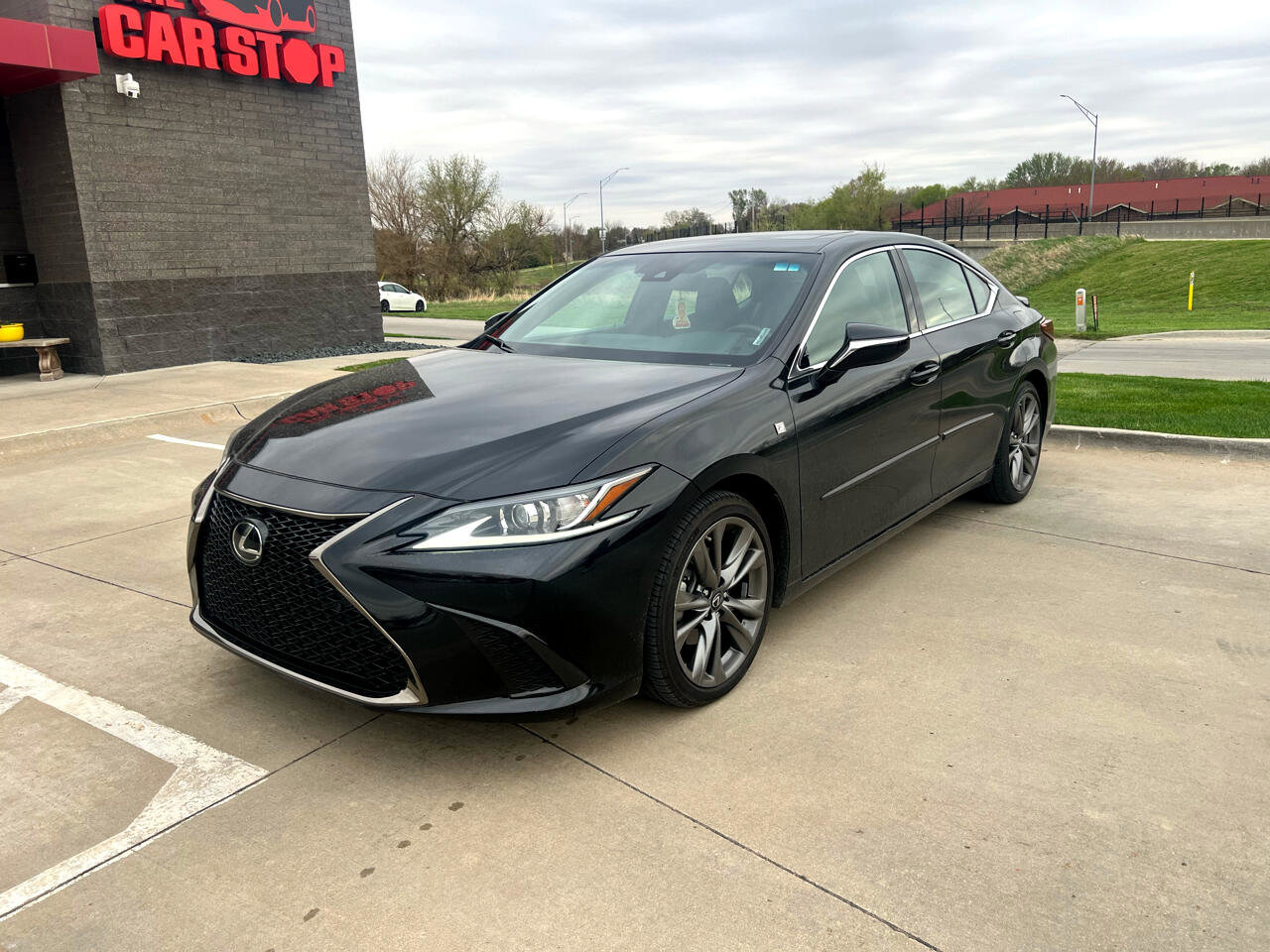 Used 2020 Lexus ES 350 F Sport image 2