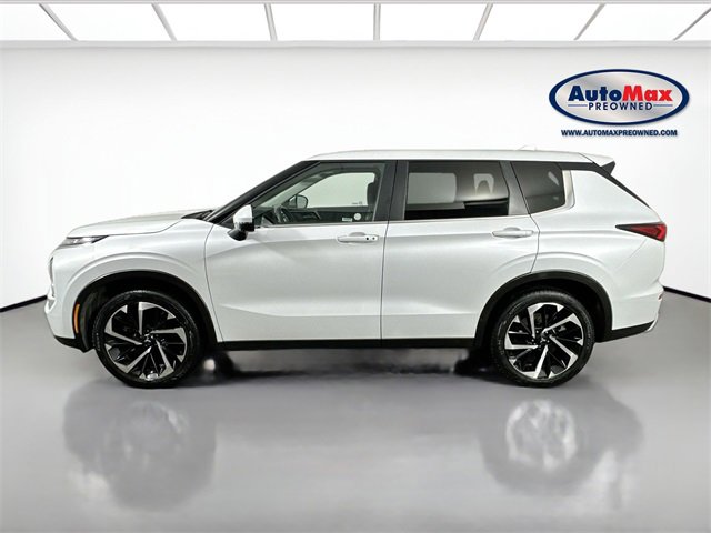 Used 2024 Mitsubishi Outlander SE image 8