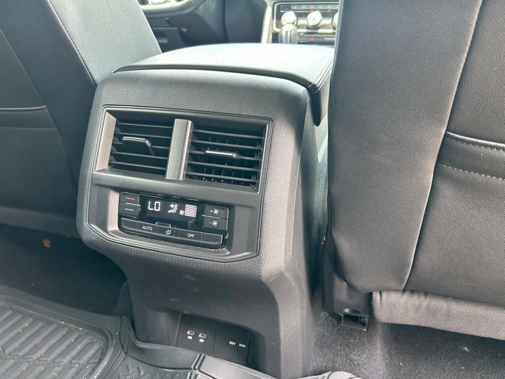 Certified 2023 Volkswagen Atlas SE FWD image 49