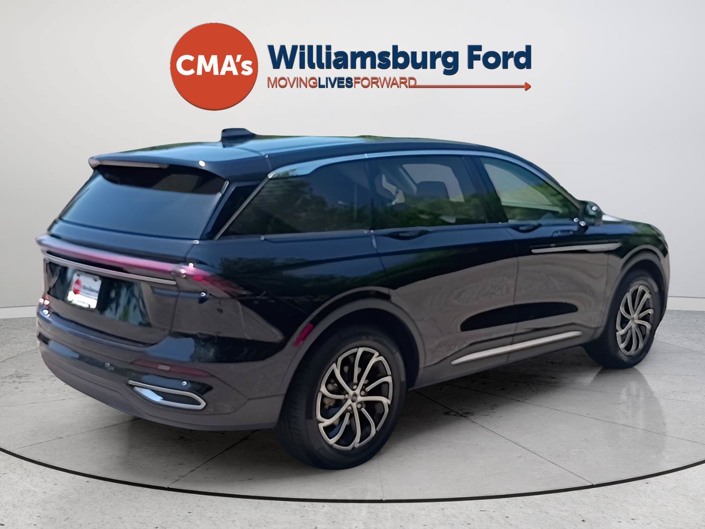 Used 2025 Lincoln Nautilus Premier AWD/4WD image 5