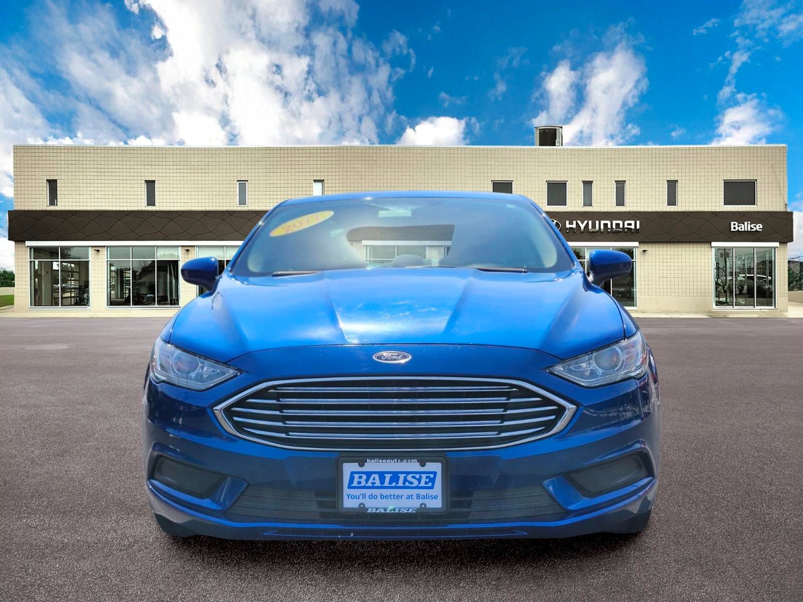 Used 2017 Ford Fusion SE w/ Fusion SE Technology Package FWD image 8