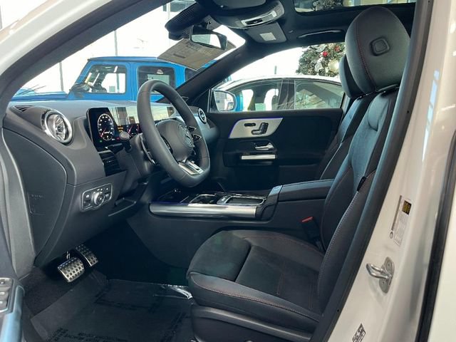 New 2025 Mercedes-Benz GLA 35 AMG 4MATIC image 16