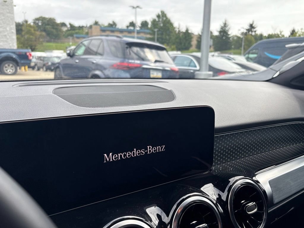 Used 2026 Mercedes-Benz GLB 250 4MATIC image 10