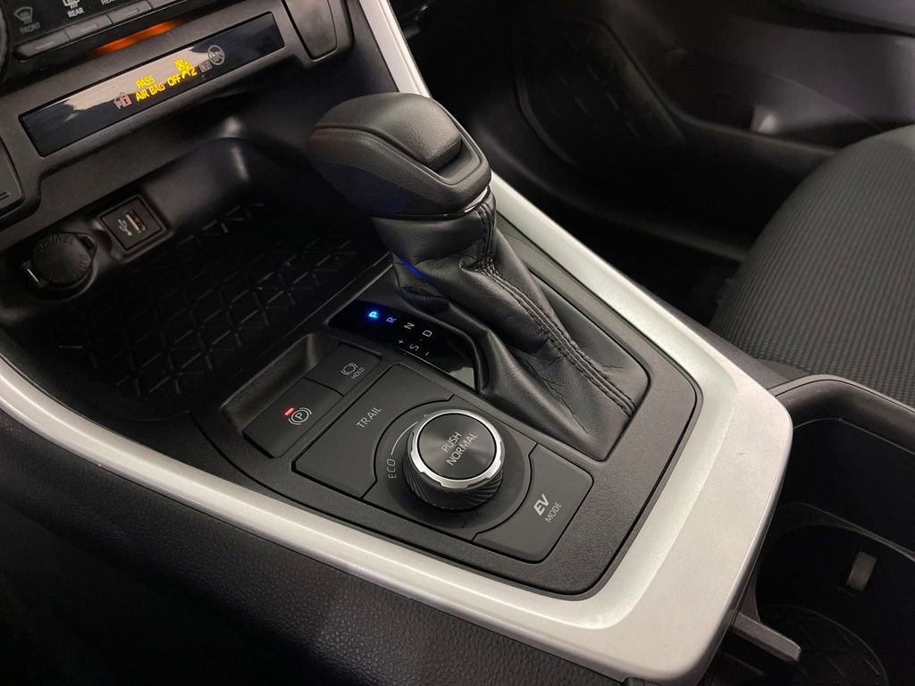 Certified 2025 Toyota RAV4 LE image 22