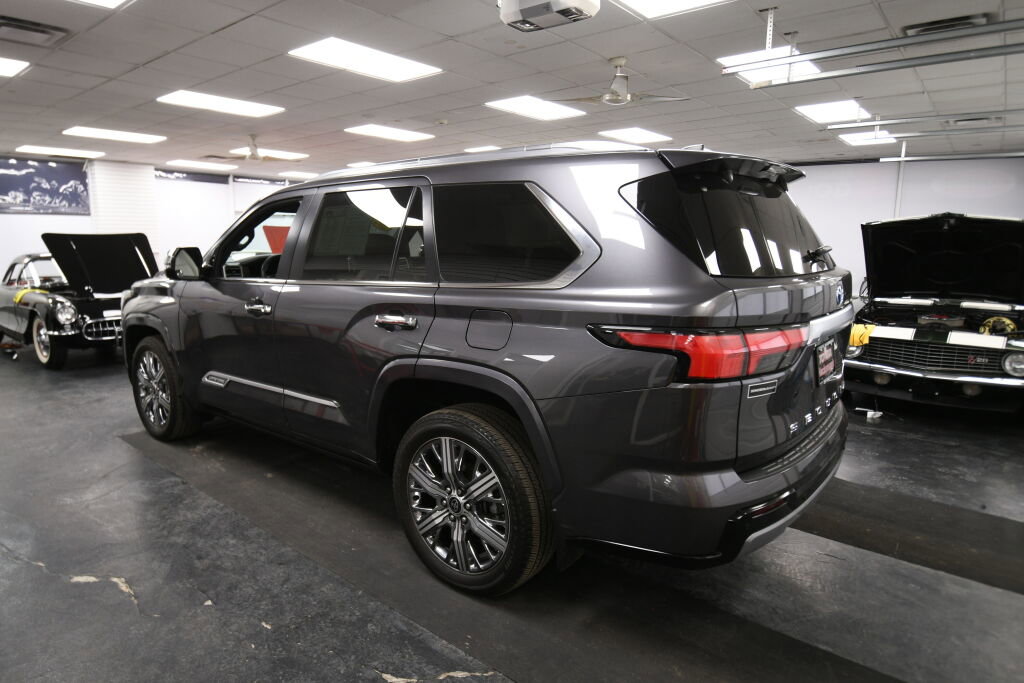 Certified 2024 Toyota Sequoia Capstone image 5