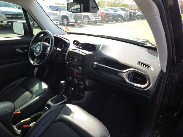 Used 2017 Jeep Renegade Trailhawk AWD/4WD image 12