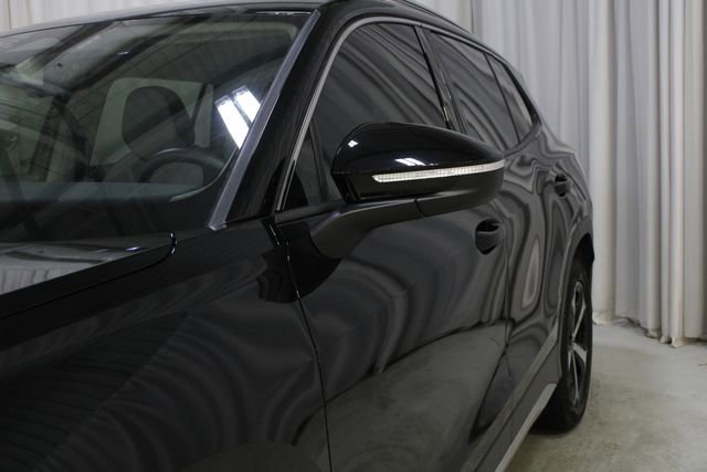 Used 2025 Volkswagen Tiguan SE FWD image 32