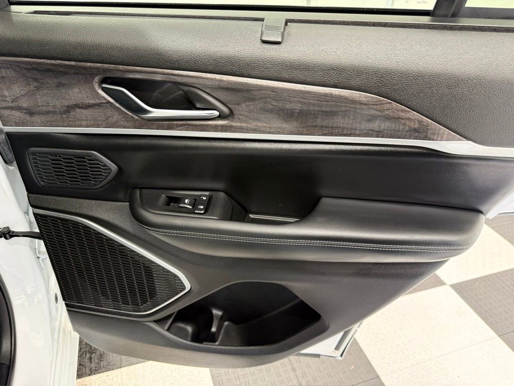 Used 2024 Jeep Grand Cherokee Limited 4xe AWD/4WD image 25
