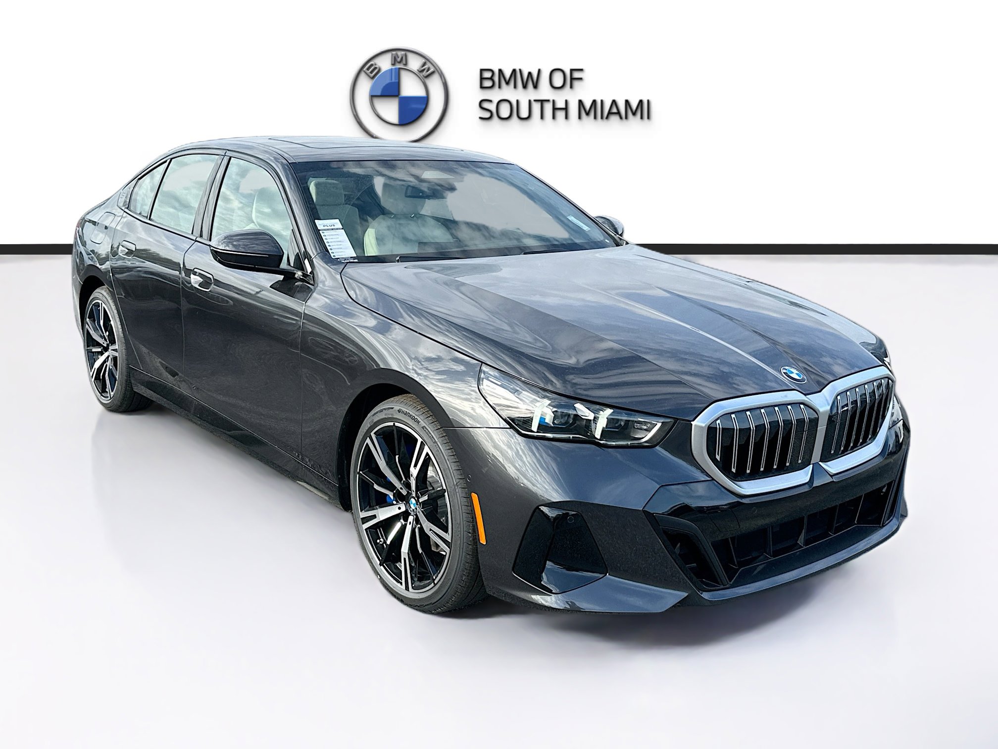 New 2026 BMW 530i w/ M Sport Package RWD image 1