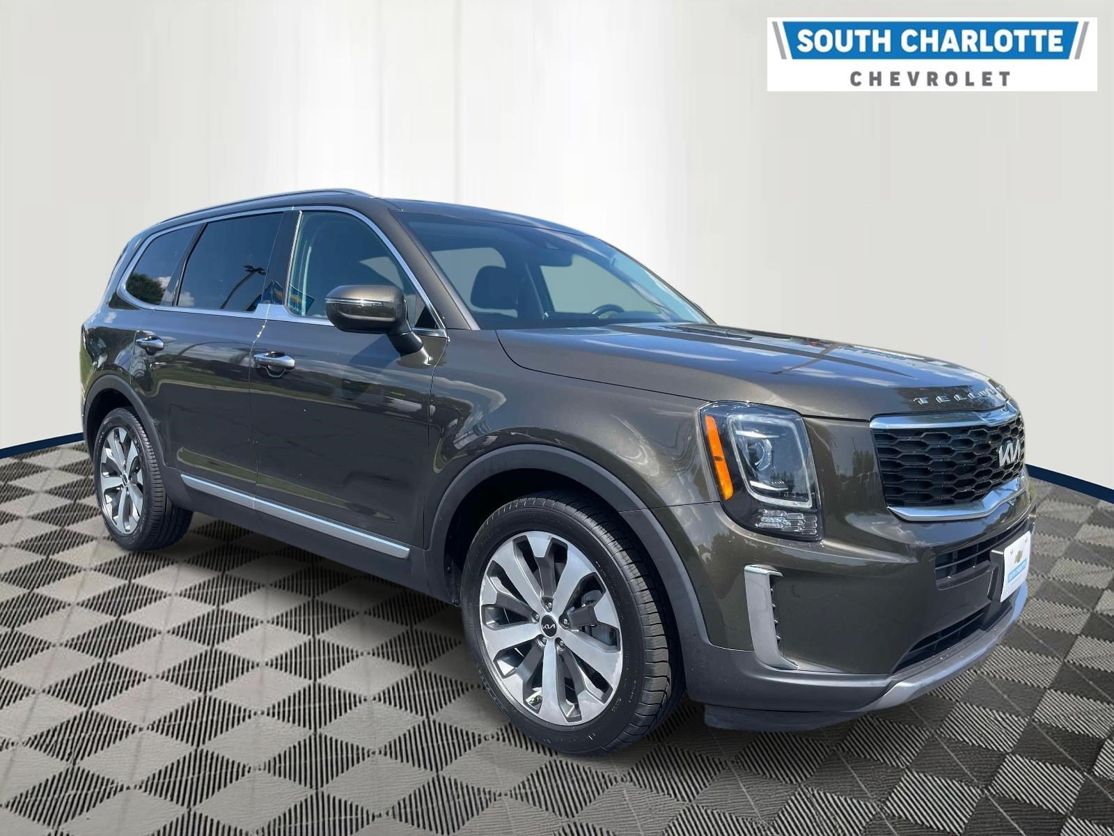 Used 2022 Kia Telluride S AWD/4WD image 3