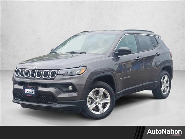 Used 2024 Jeep Compass Latitude AWD/4WD image 1