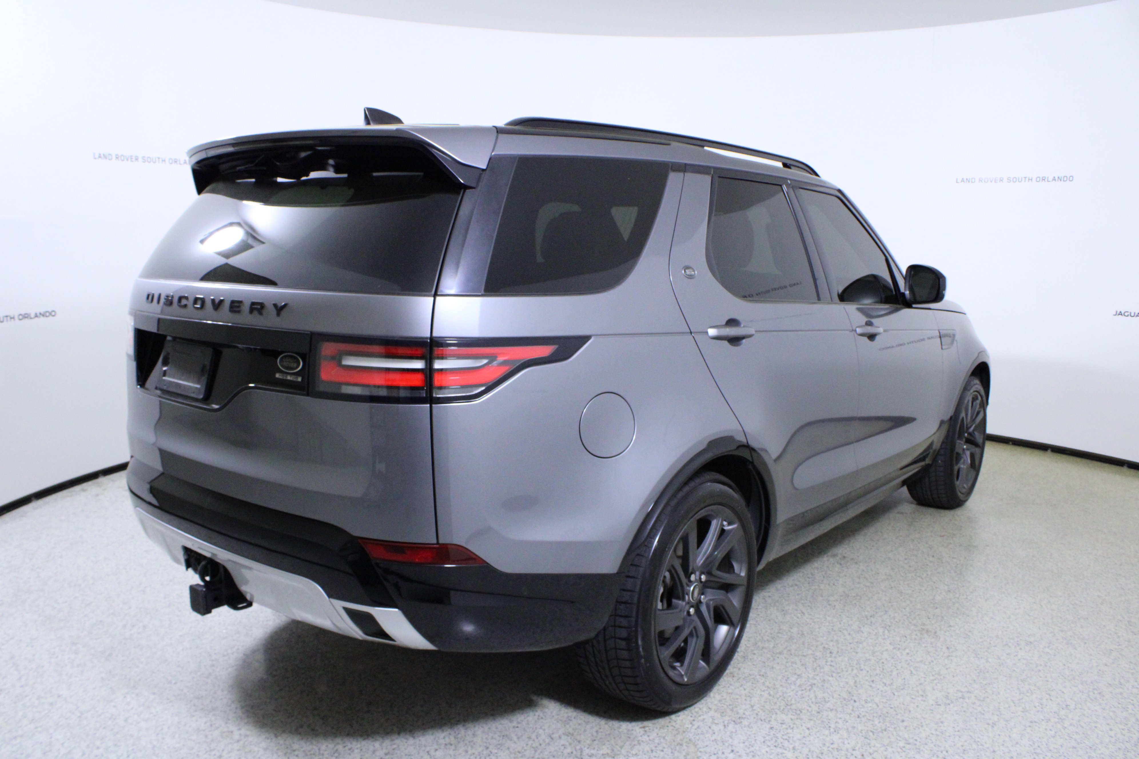 Used 2020 Land Rover Discovery HSE image 7