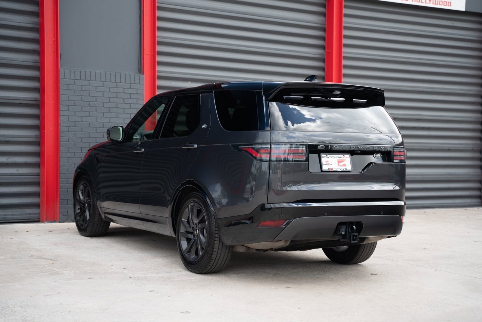Used 2023 Land Rover Discovery S R-Dynamic AWD/4WD image 10