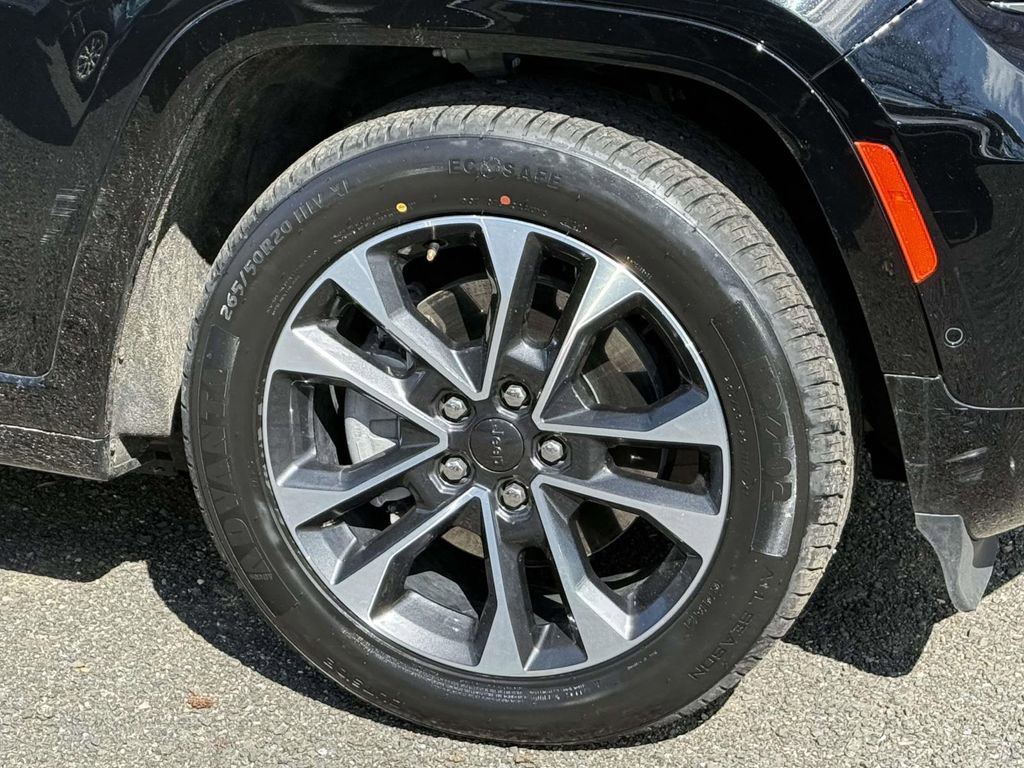 Used 2023 Jeep Grand Cherokee Overland w/ Luxury Tech Group IV image 7