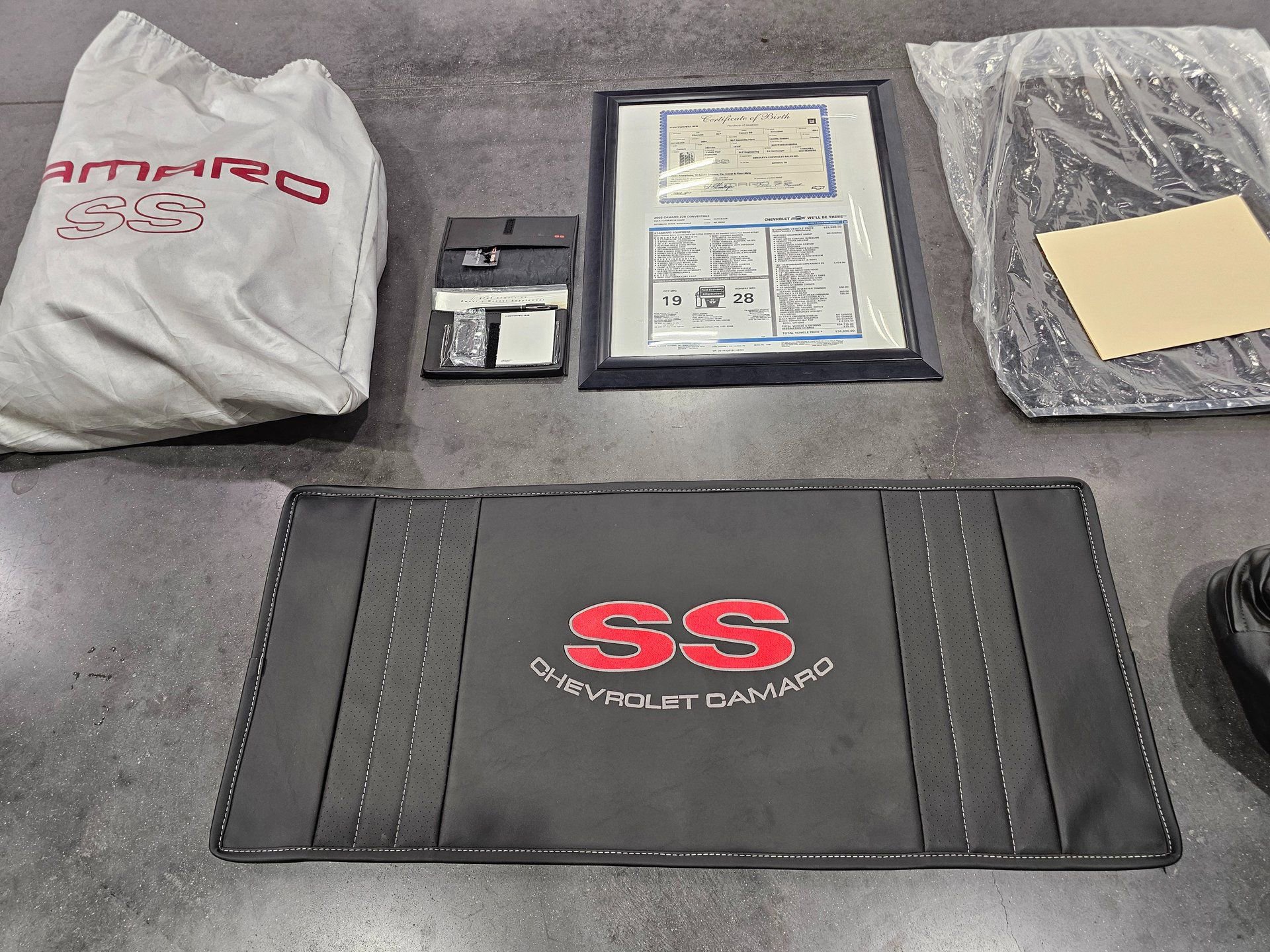 Used 2002 Chevrolet Camaro Z28 w/ SS Performance/Appearance Pkg image 17